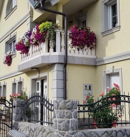 Apartment Sneznik Stari Trg pri Lozu Экстерьер фото